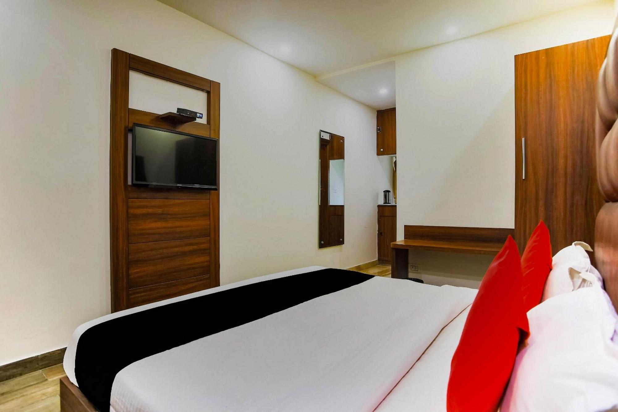 نيودلهي Collection O The Kailash Dev Hotel المظهر الخارجي الصورة